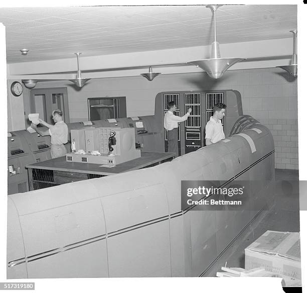 Weather Teletype Machine Teletype Machine Photos and Premium High Res Pictures - Getty Images