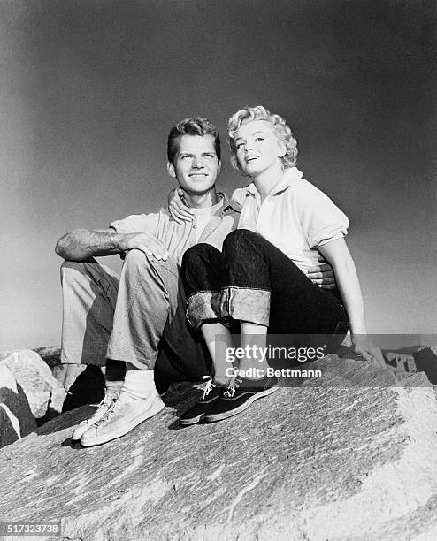 Marilyn Monroe and Keith Andes as Joe Doyle and Peggy, in Monterey for the filming of Clash by Night.