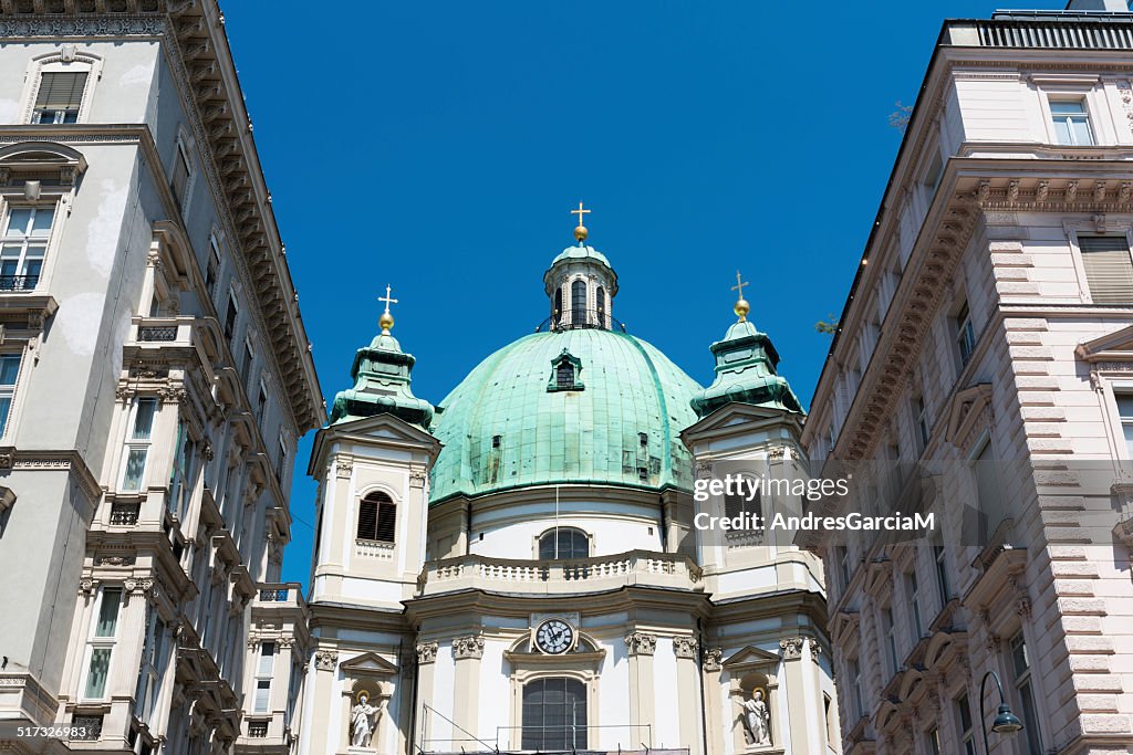 Verde De Cúpula De La Iglesia De San Pedro En Viena Iglesia Foto de stock - Getty Images Verde De Cúpula De La Iglesia De San Pedro En Viena Iglesia Foto de stock - Getty Images