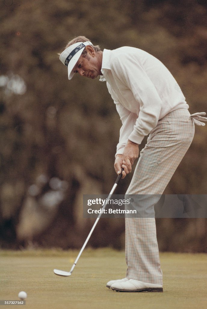 Jack Nicklaus Golfing