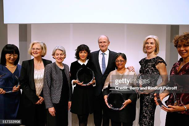 Laureate Professor Hualan Chen , President of the Jury L'Oreal-UNESCO Elizabeth H. Blackburn, General Director of UNESCO Irina Bokova, Laureate...