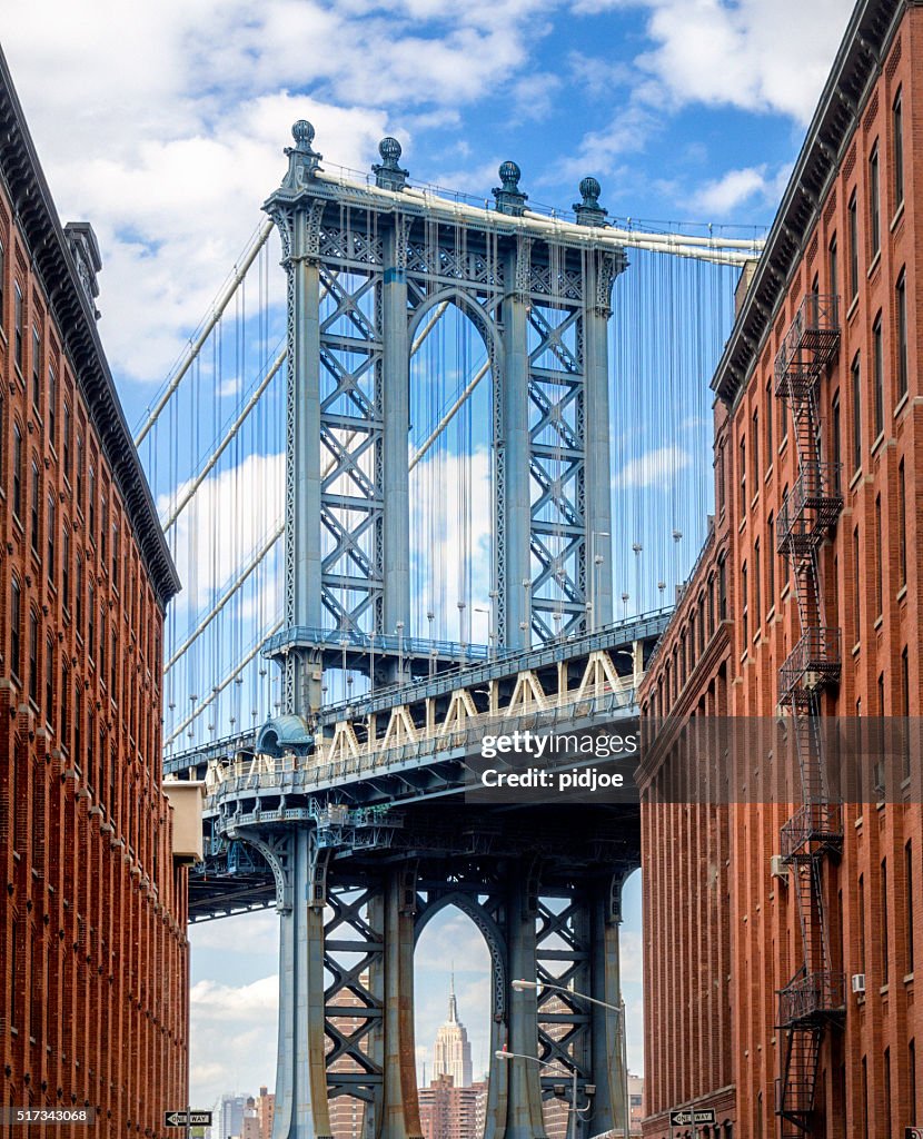 Manhattan Bridge seen from Brooklyn Backstreet