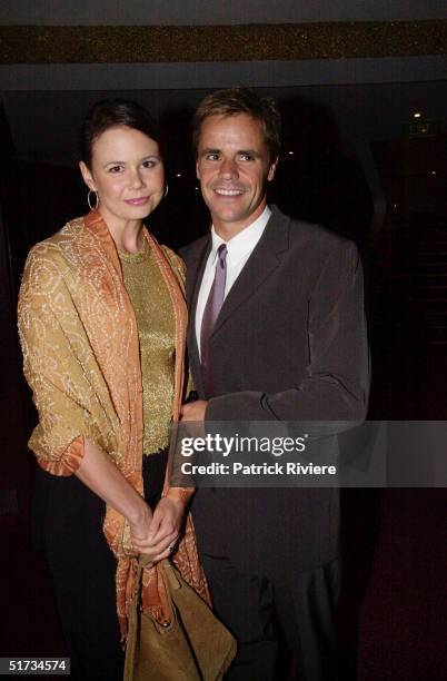 MARCH 2001 - ANTONIA KIDMAN + ANGUS HAWLEY AT THE SYDNEY'S PREMIERE OF LOOKING THROUGH A GLASS ONION AT THE ROYAL THEATRE.