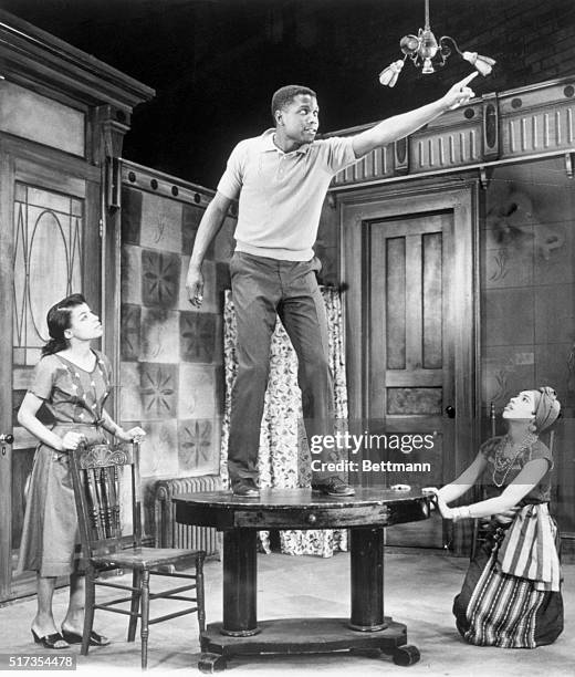 Ruby Dee, Sidney Poitier and Diana Sands in "A Rasin in the Sun"