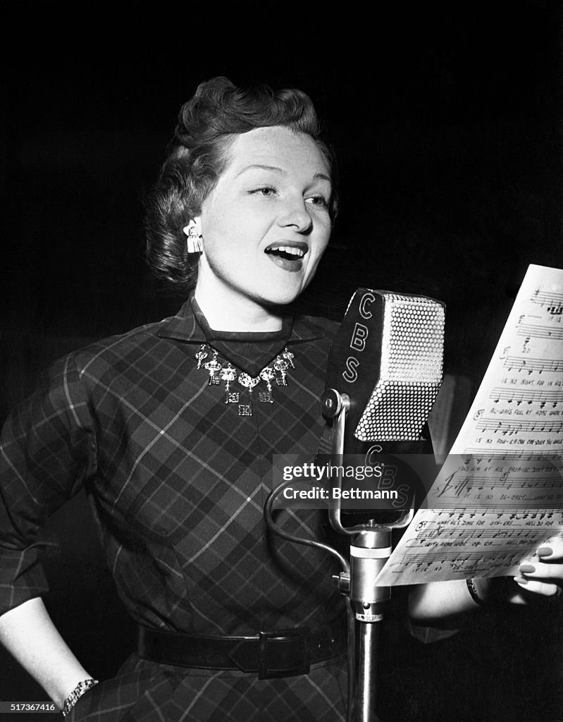 Jo Stafford Singing on Radio Program