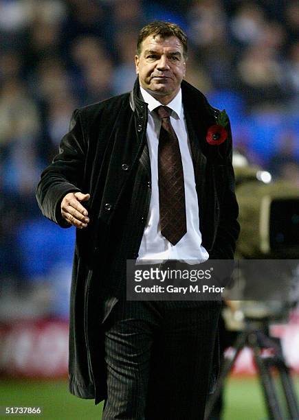 Bolton Wanderers manager Sam Allardyce looks dejected during the FA Barclays Premiership match between Bolton Wanderers and Aston Villa at the Reebok...