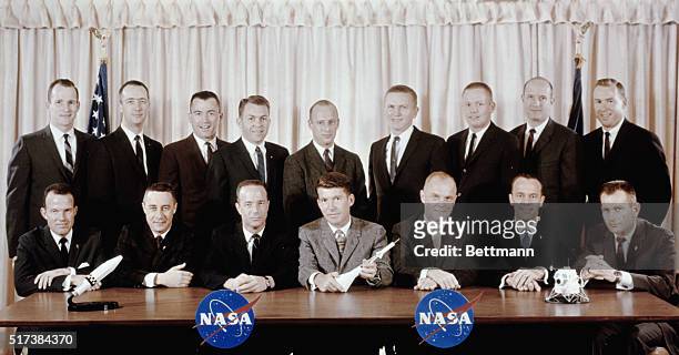 Houston, TX-The original Project Mercury astronauts and the new trainees for the Gemini and Apollo projects. Seated, L.Gordon Cooper Jr., Virgil I....