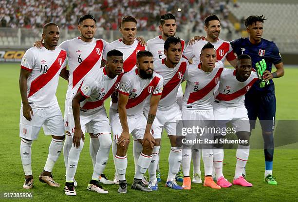 Players of Peru pose for a team photo prior a match between Peru and Venezuela as part of FIFA 2018 World Cup Qualifiers at Nacional Stadium on March...