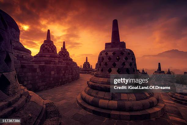 borobudur temple, yogyakarta, java, indonesia. - borobudur temple stock pictures, royalty-free photos & images