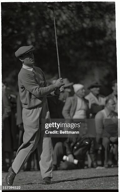 Bantam Ben Hogan, of Hershey, PA, tees off from the first green at the Riviera Country Club at the 14th Los Angeles Open Golf tournament, his first...