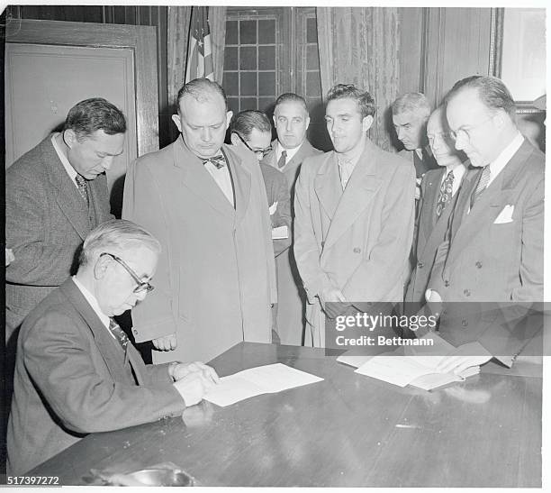 Don Forman Don Forman Photos and Premium High Res Pictures - Getty Images