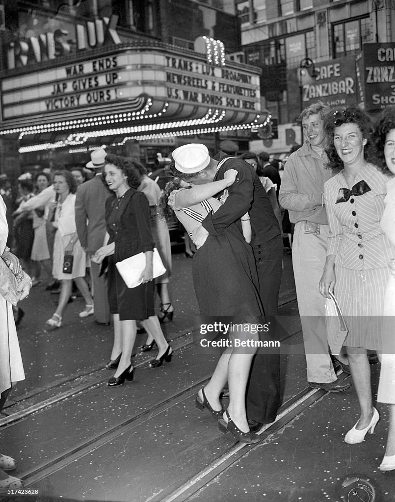 Sailor and Young Woman in Times Square