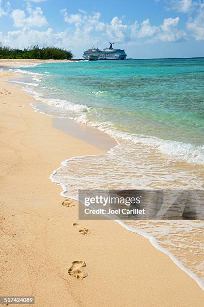 carnival liberty on grand turk - carnival cruise stock pictures, royalty-free photos & images