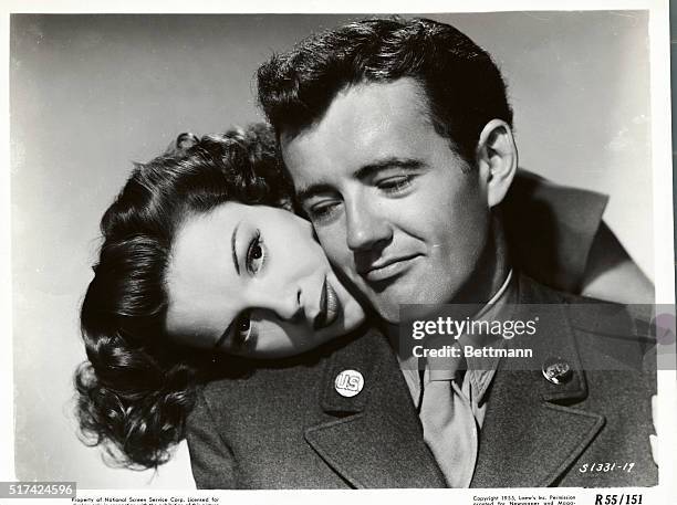 Robert Walker and Judy Garland starring in The Clock, directed by Vincente Minnelli.