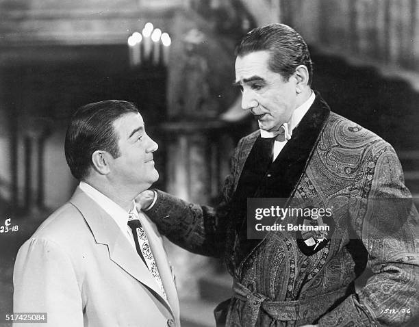 Lou Costello as Wilbur Grey and Bela Lugosi as Dracula in the movie, Abbott and Costello Meet Frankenstein.