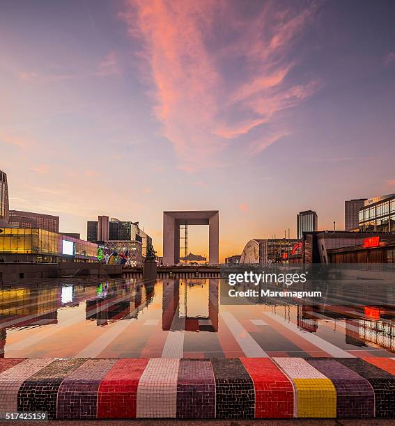 la defense, the monumental fountain by yaacov agam - grande arche stock pictures, royalty-free photos & images