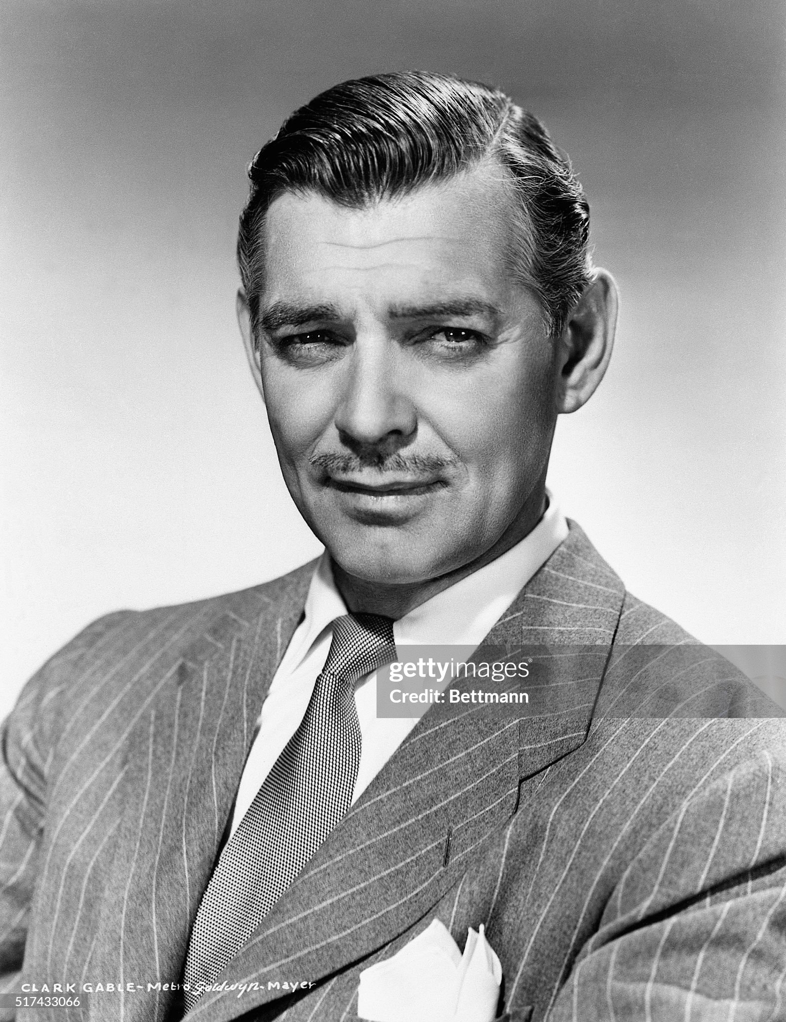 ¿Cuánto mide Clark Gable? - Altura - Real height A-portrait-of-screen-actor-clark-gable-mgm-star-filed-6-15-1946