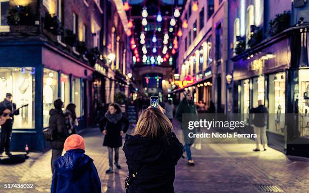 light bulbs - carnaby street imagens e fotografias de stock