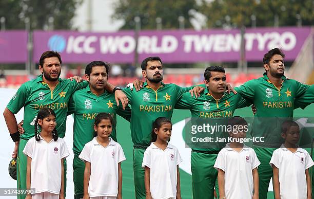 Shahid Afridi, Captain of Pakistan and his team line up for their national anthem during the ICC World Twenty20 India 2016 Super 10s Group 2 match...
