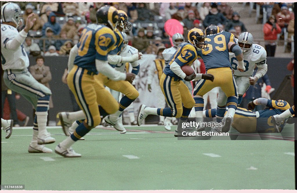 Leroy Irving Taking Pass from Danny White
