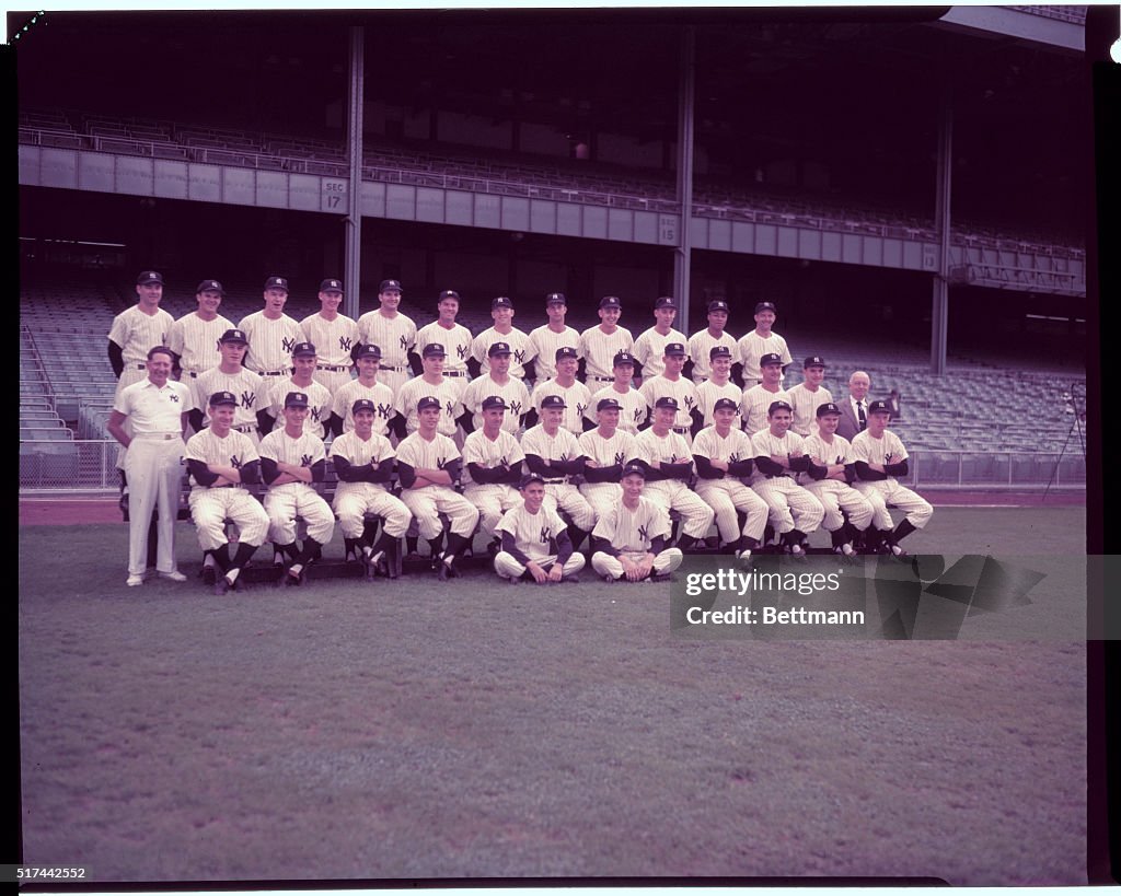 NY Yankees Posing for Group Portrait
