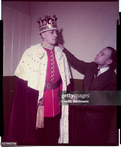 Corornation Robe Checking up on a coronation robe for a viscount. The model is a... News ...