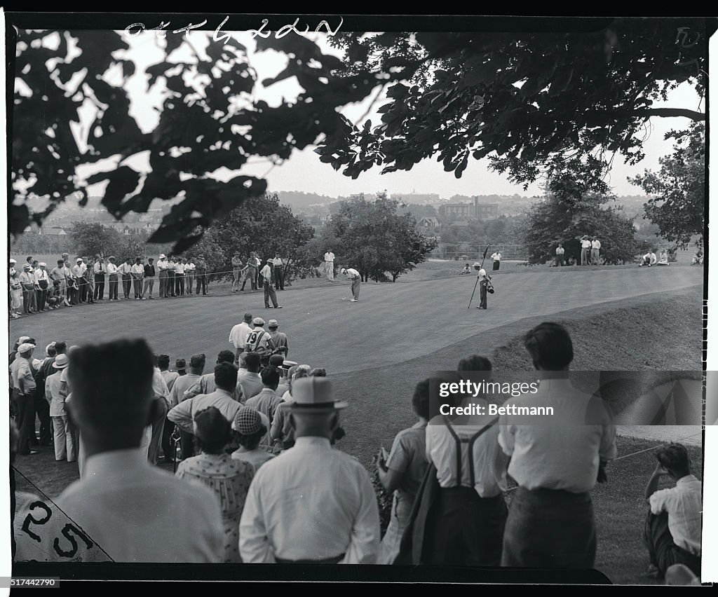 Byron Nelson Putting at PGA Championship Tournament