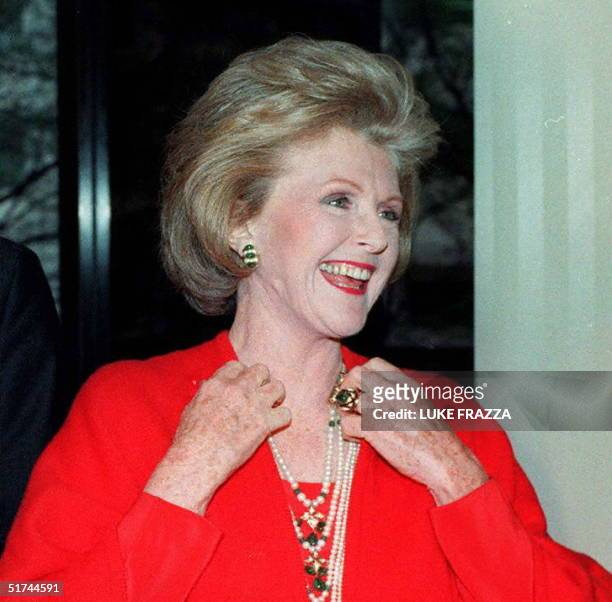 This 20 April 1988 file photo shows Pamela Harriman during a meeting of the "Democrats for the 80s" in Washington. Harriman, the US ambassador to...