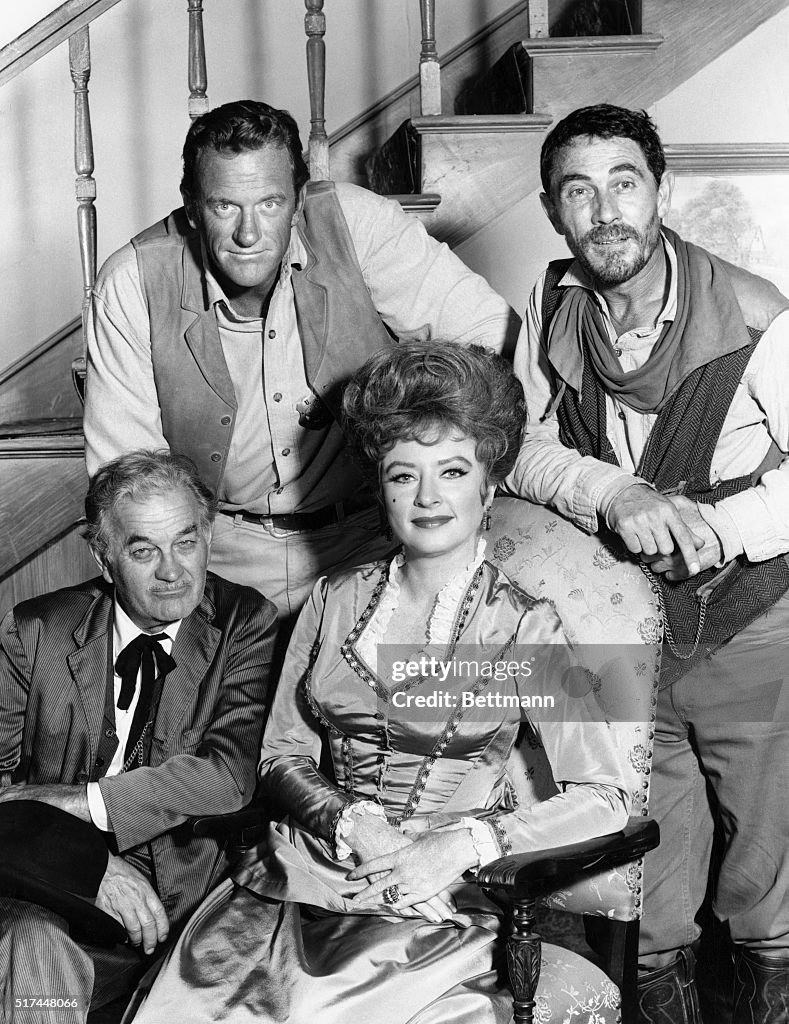 Cast of Gunsmoke