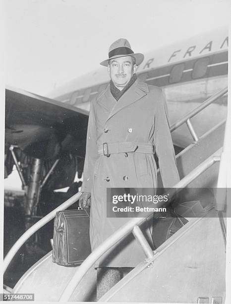 Idlewild Airport, N.Y.: MacKinley Kantor, author of the nation's No. 1 best-selling novel, Andersonville, arrived here today from Paris and leaves...
