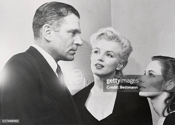 Whatever it is that aroused admiration in dames, Sir Laurence Olivier has it. He's have it even if he weren't a "Sir". Well, here he is being...