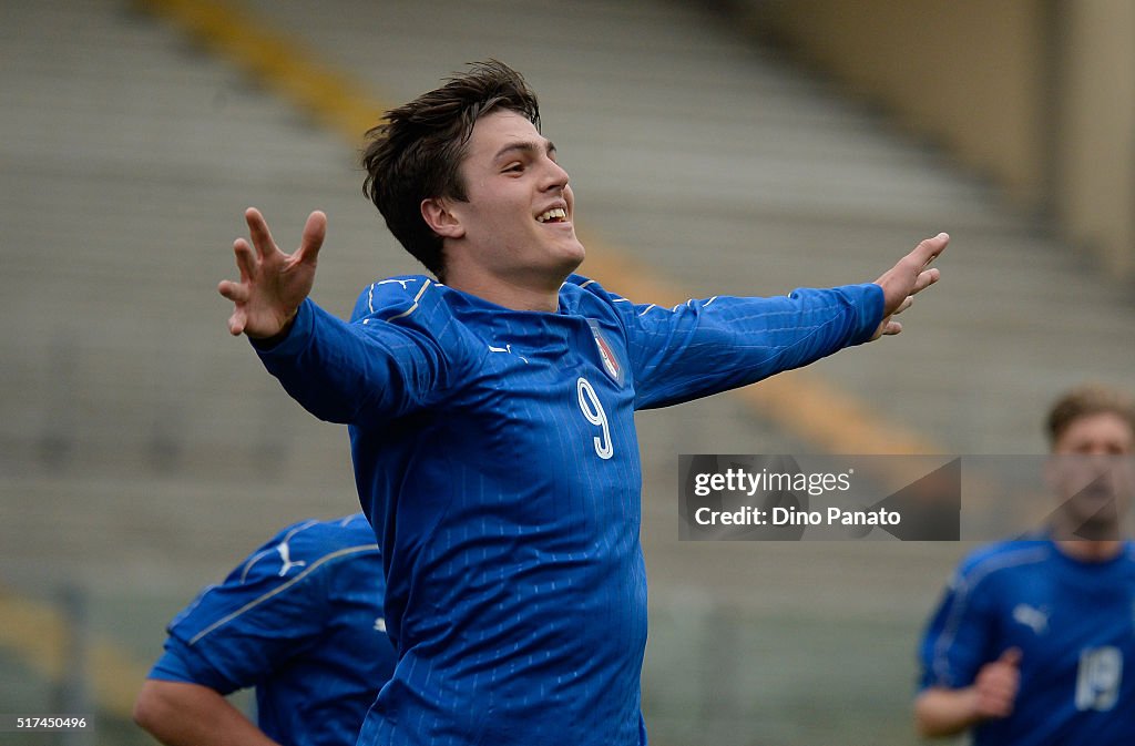 Favilli Andrea Favilli of Italy celebrates after scoring his team's third ...