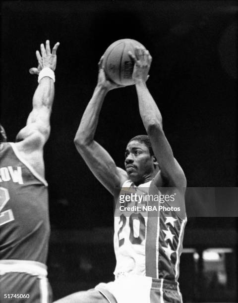Micheal Ray Richardson of the New Jersey Nets drives during the NBA game circa 1982 at the Brendan Byrne Arena in East Rutherford, New Jersey. NOTE...