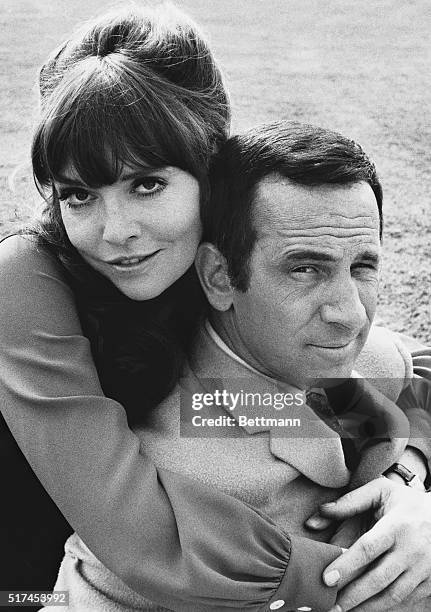 Barbara Feldon and Don Adams as agent 99 and Maxwell Smart in a scene from Get Smart the TV series.