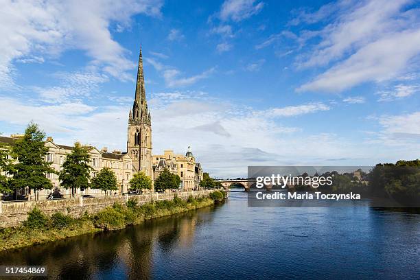 view from smeaton's bridge in perth - perth escócia imagens e fotografias de stock
