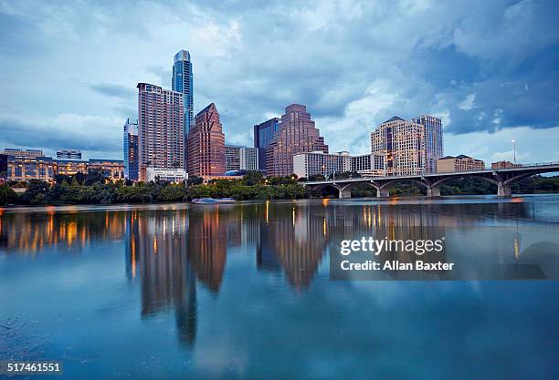 cityscape of downtown austin and colerado river - austin - texas fotografías e imágenes de stock