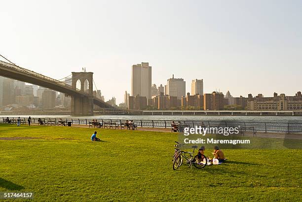 view of manhattan and brooklyn bridge - brooklyn bridge stock pictures, royalty-free photos & images