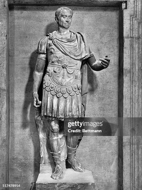 Italian Ruler Caesar Caesar Statue Photos and Premium High Res Pictures - Getty Images
