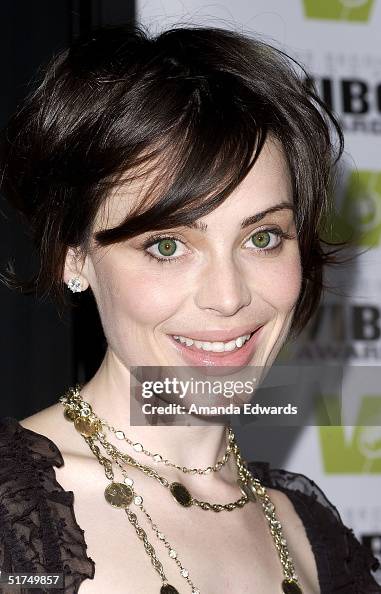 Yoanna Model Model Yoanna House attends the 2004 Vibe Awards at Barker Hangar ...