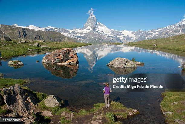 matterhorn from lake stellisse - cantón de valais 個照片及圖片檔