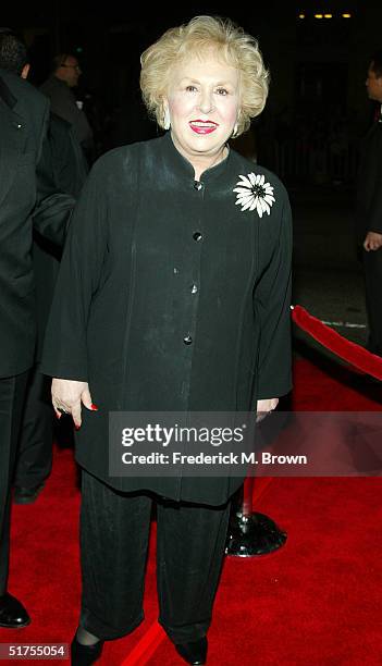 Actress Doris Roberts arrives at the premiere of "Alexander" at Grauman's Chinese Theater on November 16, 2004 in Hollywood, California.