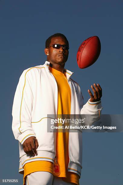 Running Back Willis McGahee of the Buffalo Bills poses during an NFL photo shoot on September 13, 2004 at Ralph Wilson Stadium in Orchard Park, New...