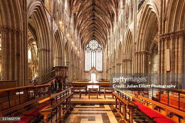 the nave of worcester cathedral - church altar stock pictures, royalty-free photos & images