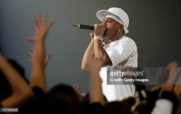 Rap singer Nelly performs during the MTV Europe Music Awards 2004 at Tor di Valle November 18, 2004 in Rome, Italy.