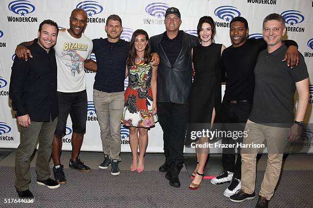 Writer/executive producer Hank Steinberg, actors LaMonica Garrett, Travis Van Winkle, Marissa Neitling, Adam Baldwin, Bridget Regan, Jocko Sims and...