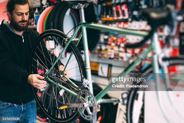 Sycle Mecanic 124 Drive Cycle Shop Stock Photos, High-Res Pictures, and Images ...