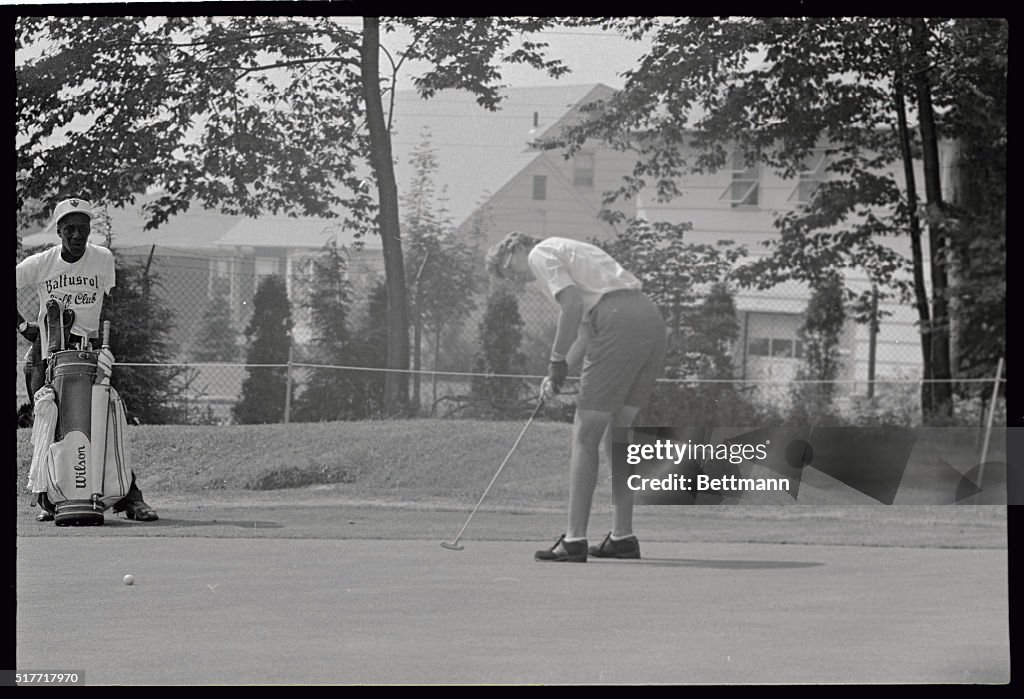 Mickey Wright Sinking Putt