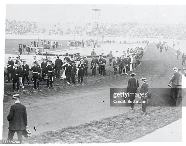 Meter flat race, the last bend, at this point the race was declare void owing to----.