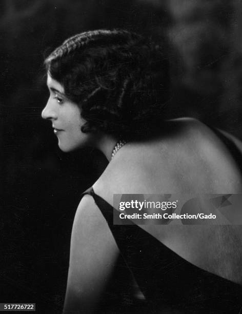 Black and white photograph of Catherine Calvert, early 20th century American stage and movie actress, 1917. From the New York Public Library. .