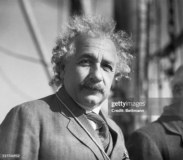 Albert Einstein travels to the California University of Technology on the SS Oakland as the appointee of the Oberlaender Trust in order to promote...
